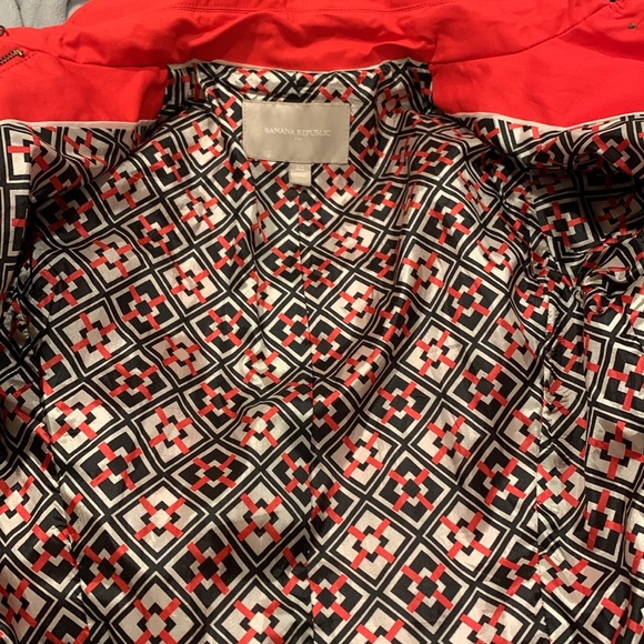 Women's Banana Republic trench coat with belt - Picture 5 of 6